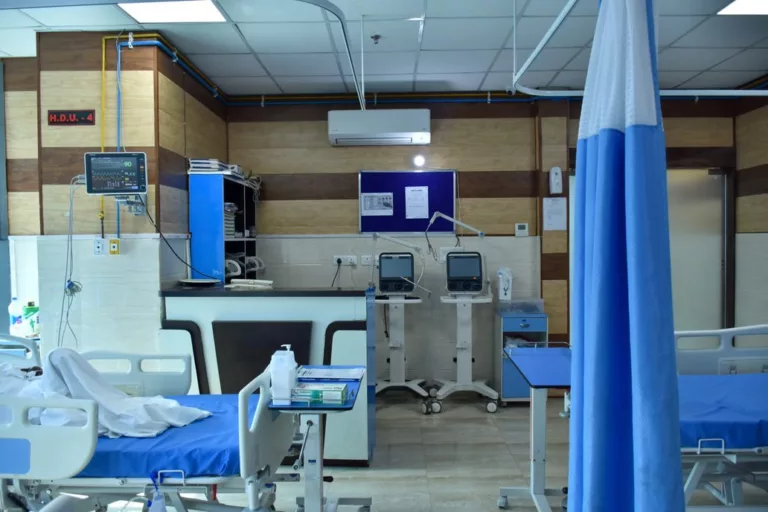 Hospital Beds In criticare hospital